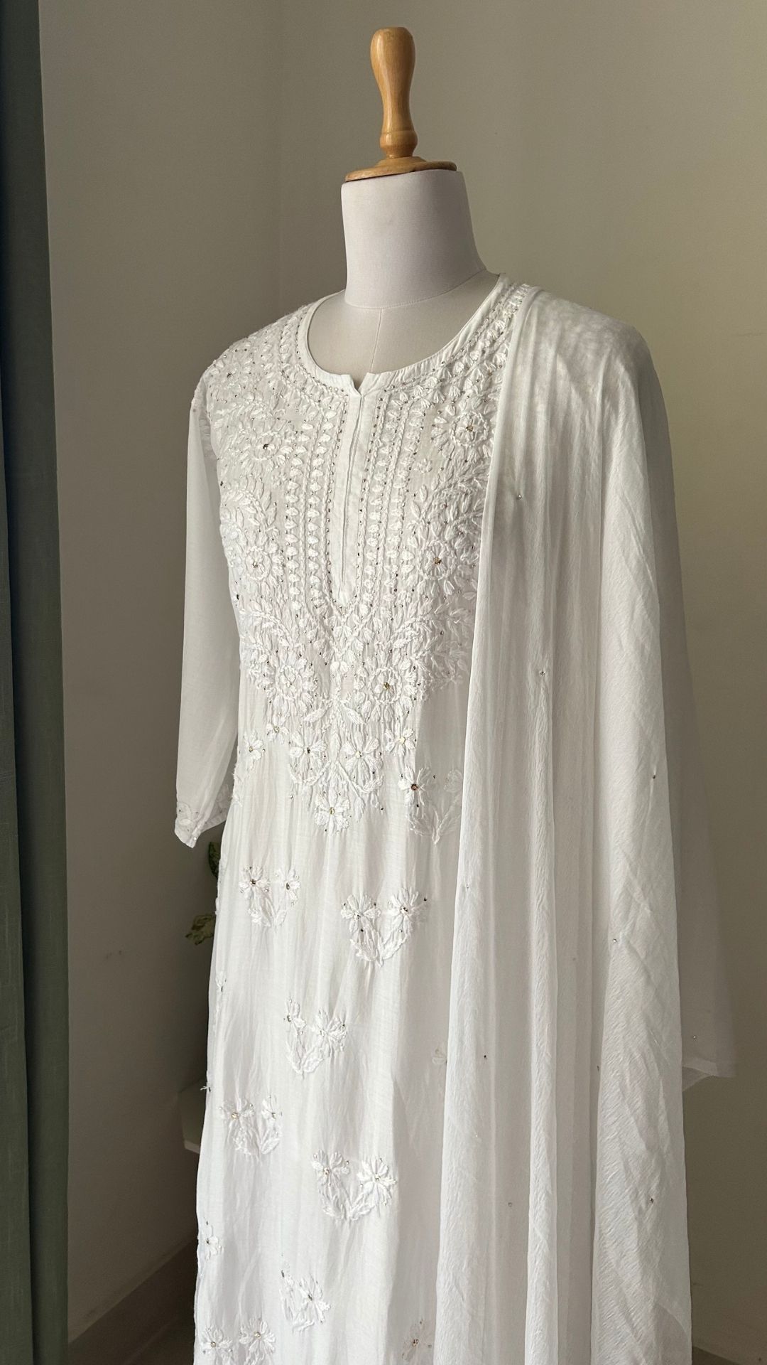 Muslin Silk Chikankari With Mukesh 3Pc Suit Set - White